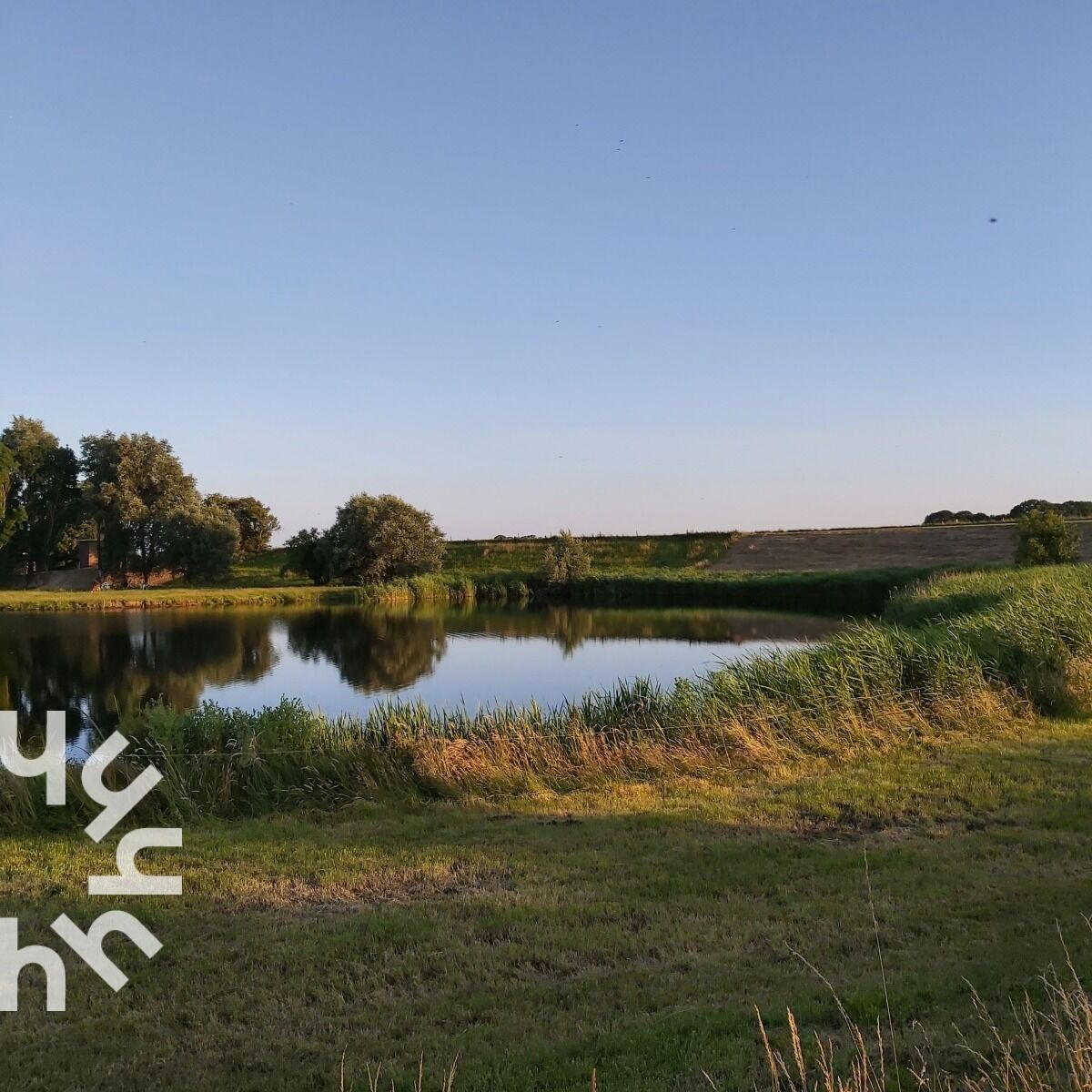 Teich am Abend bei der Campingplatz